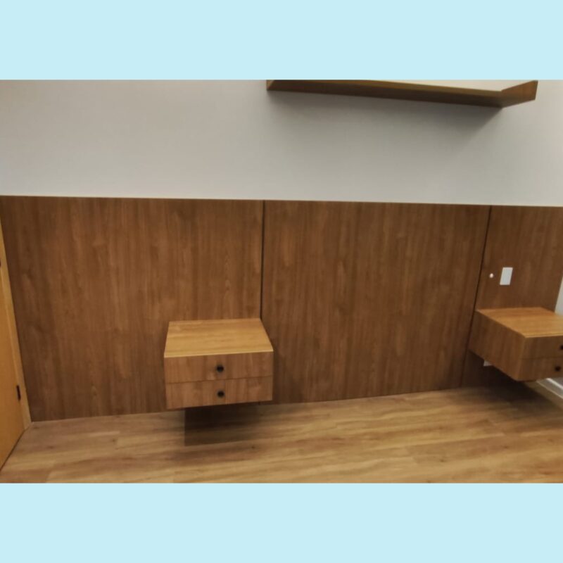 Cabeceira com Criados-Mudos Integrados